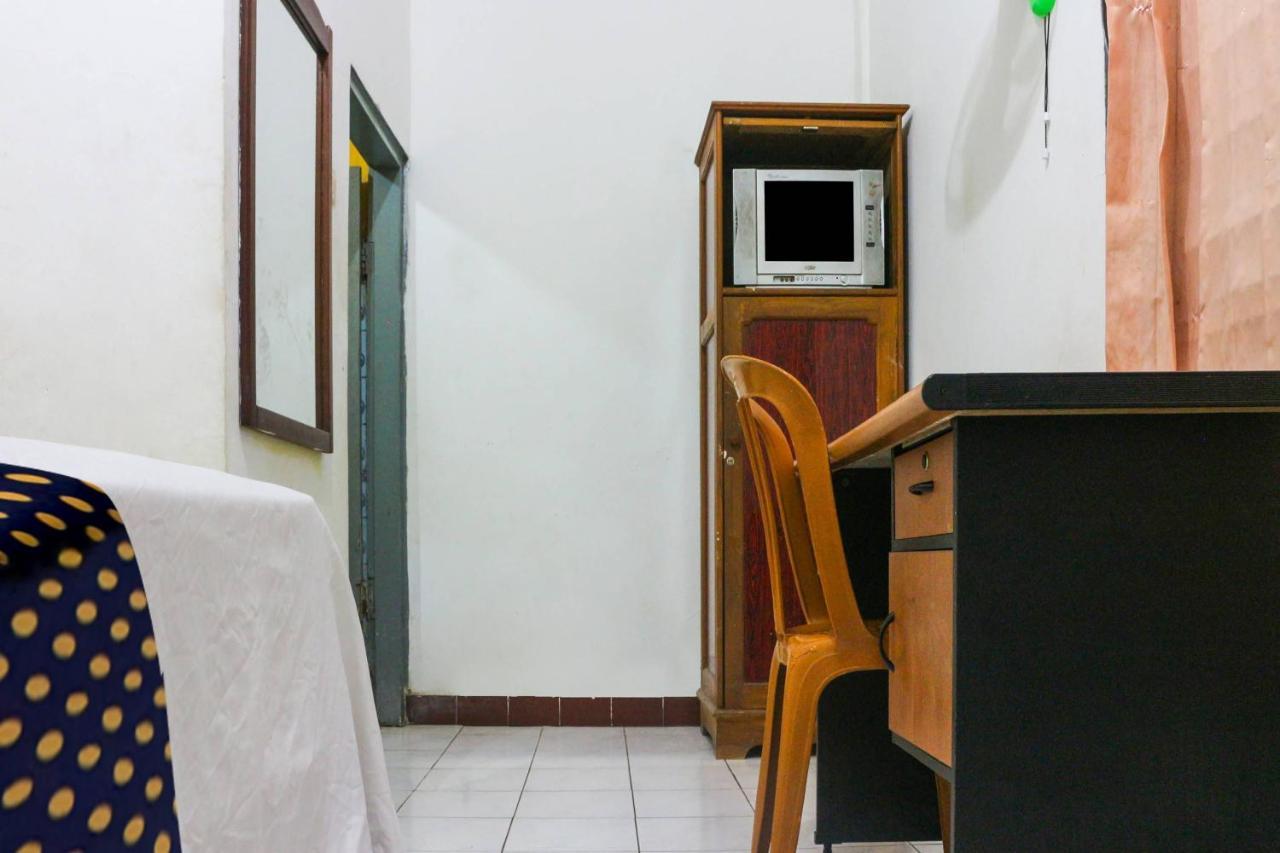 Spot On 91212 Hotel Kelimutu Kupang  Bagian luar foto