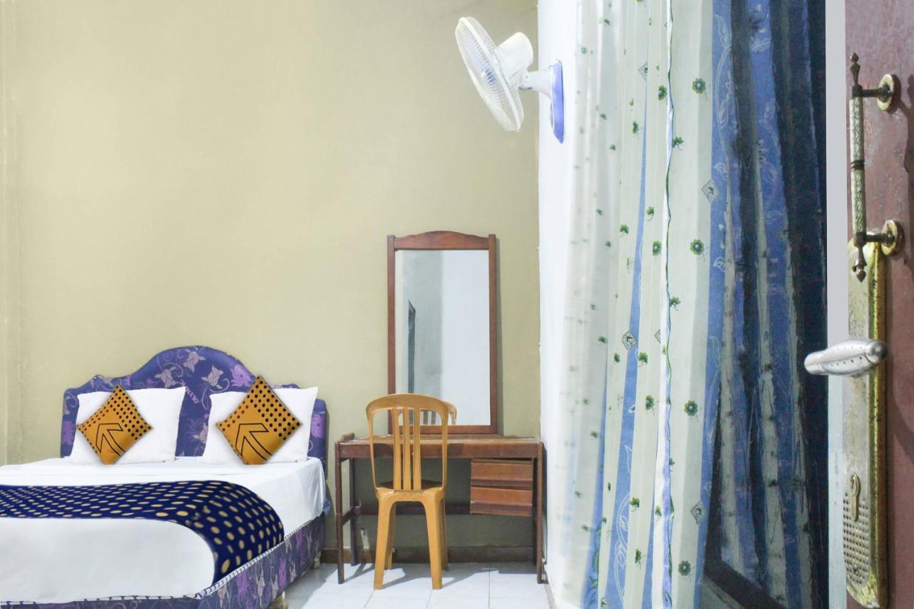 Spot On 91212 Hotel Kelimutu Kupang  Bagian luar foto