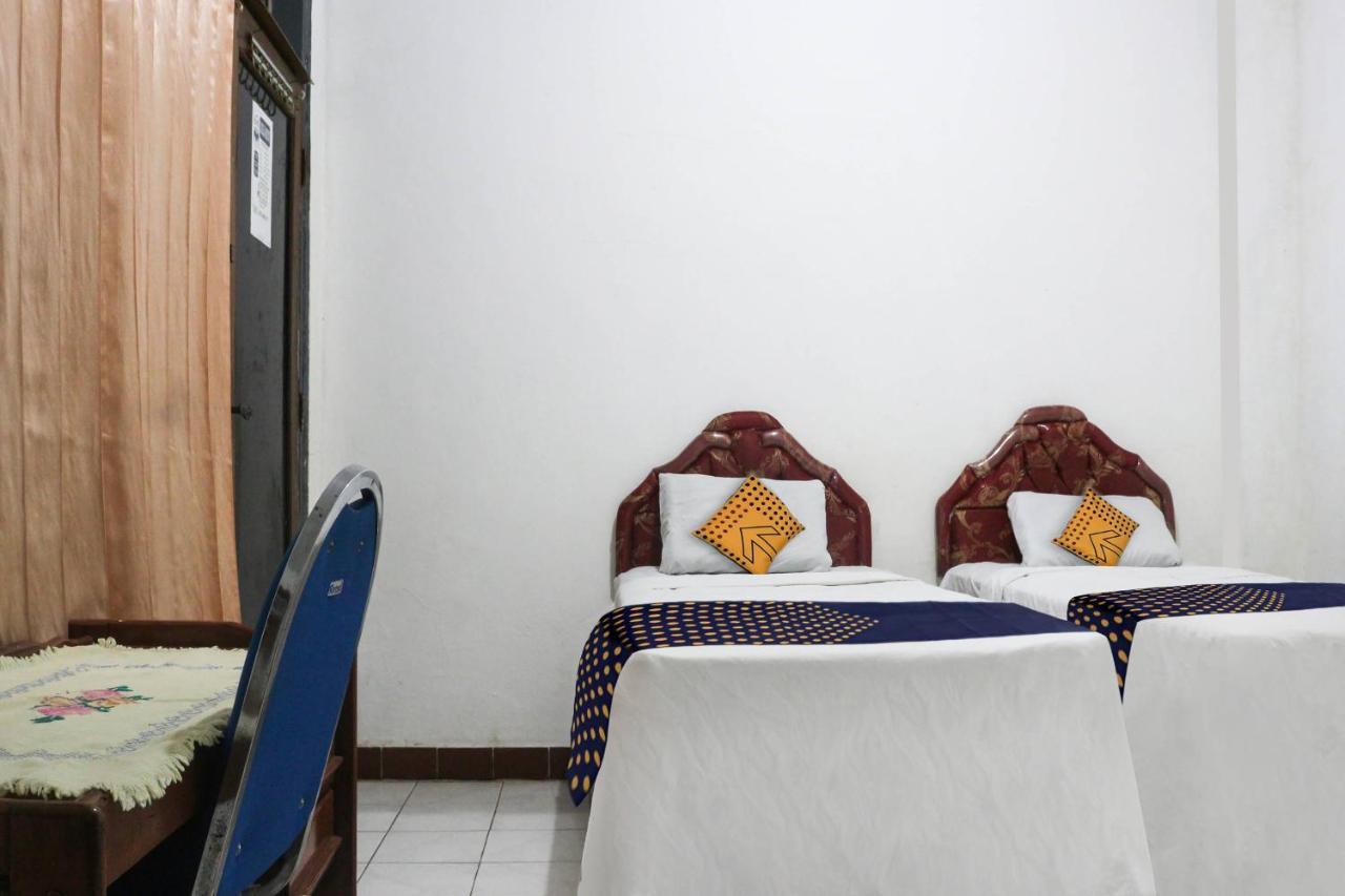 Spot On 91212 Hotel Kelimutu Kupang  Bagian luar foto